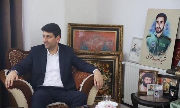 دیدار وزیر ارتباطات و فناوری اطلاعات با خانواده شهید «کشوری» + تصاویر