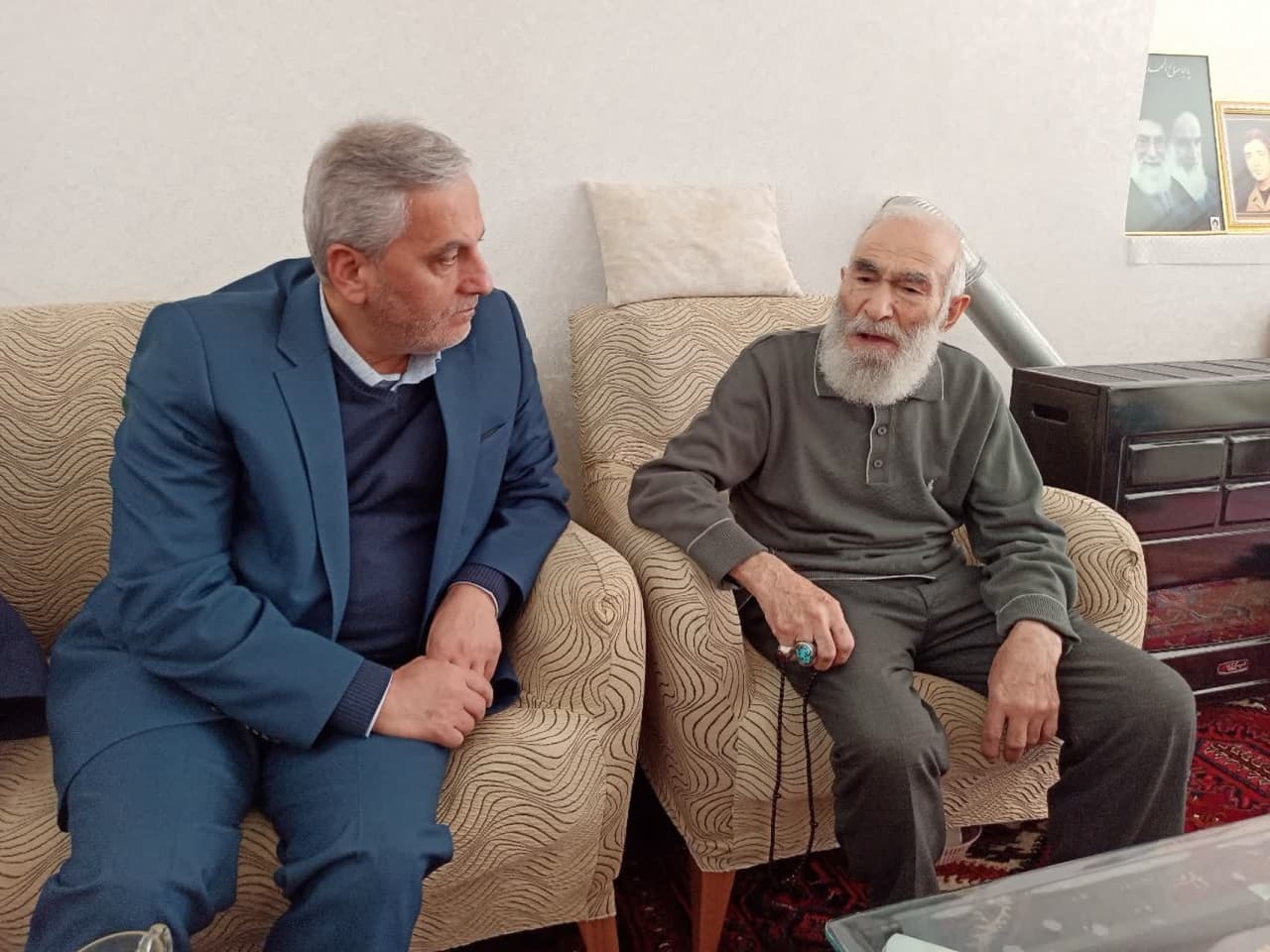 علی‌اکبر سلمانی با خانواده شهدای مراغه دیدار تازه کرد