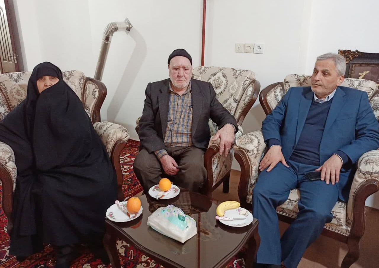 علی‌اکبر سلمانی با خانواده شهدای مراغه دیدار تازه کرد