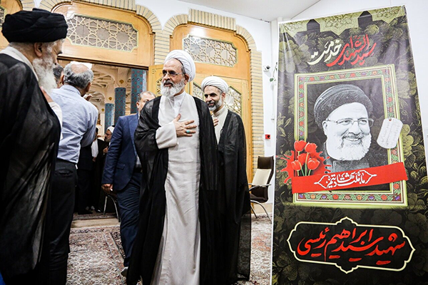 آیین بزرگداشت سالگرد شهیدان خدمت در حرم حضرت معصومه برگزار شد