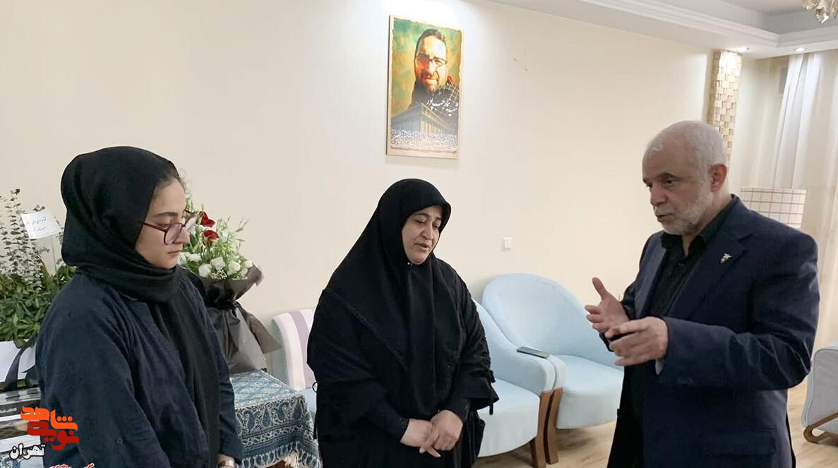 دیدارمدیرکل بنیاد شهید و امور ایثارگران تهران با سه خانواده‌‌‌ شهید جنگ تحمیلی رژیم صهیونیستی