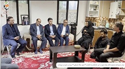 فیلم / دلجویی و قدردانی مسئولان بنیاد شهید از خانواده شهدای جنگ ۱۲ روزه در شیراز و مرودشت