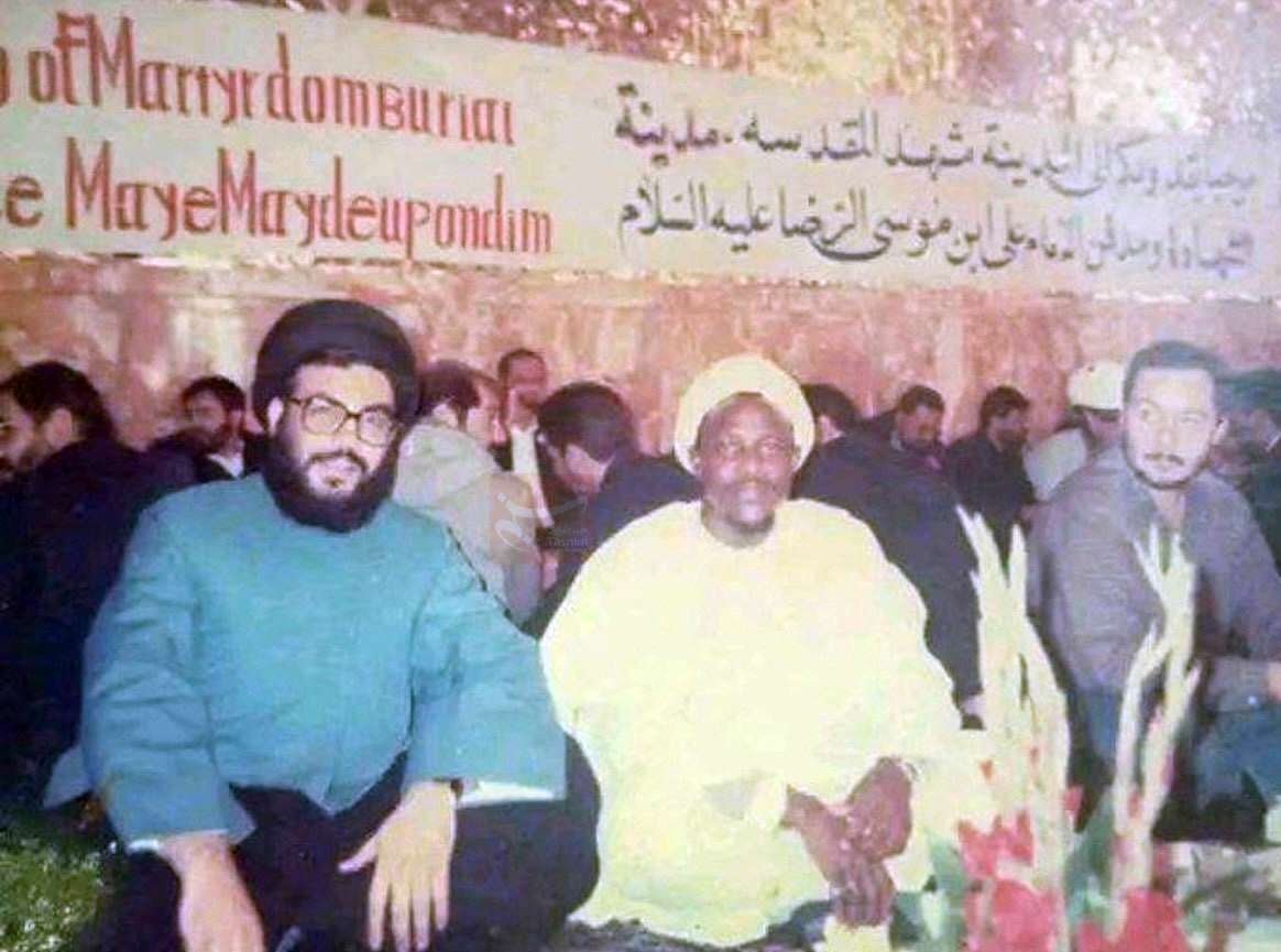 شهید «سید حسن نصرلله» در حرم امام رضا (ع)+ عکس
