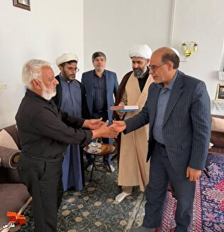 دیدار مدیرکل بنیاد شهید فارس با خانواده شهدای...
