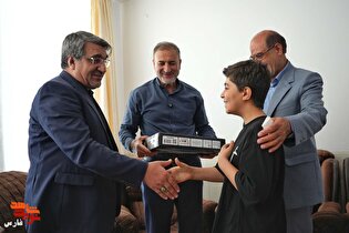 دیدار معاون فرهنگی بنیاد شهید با خانواده شهید...