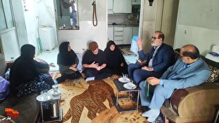 مدیرکل بنیاد شهید فارس با خانواده شهید فرید شهابی‌نژاد...