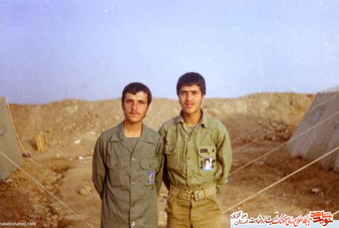 از چپ: صادق فرهادی - شهید مجید نظیری