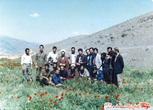 مسئولین در عکس: حاج آقا قائم پناه - فرماندار شهر سفز 
تشییع جنازه آقای عسگری -1365