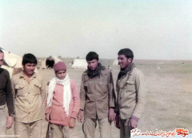 از چپ: صادق نویدی - ... - شهید علیرضا قربانلی - شهید هادی ناصری
