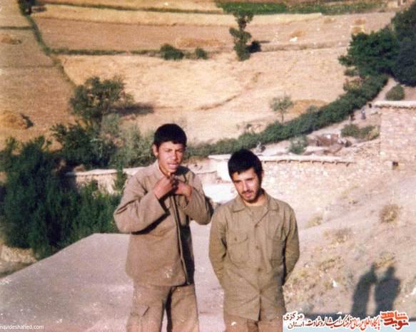 سمت راست:شهید علیرضا قربانلی