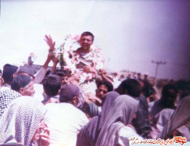 بازگشت آزاده سید صمد سجادی از اسارت1369/5/29