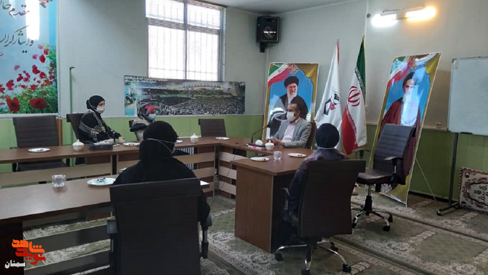نشست بصیرتی تبیین مکتب حاج قاسم با حضور دکتر نبوی و دانشجویان لبنانی - چهارم دیماه ۱۴۰۰ بنیاد شهید شهرستان سمنان