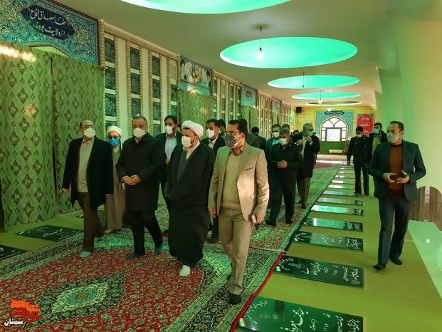 ادای احترام مسئولان به مقام شامخ شهدا به مناسبت دهه مبارک فجر - نوزدهم بهمنماه ۱۴۰۰ گلزار شهدای شهرستان مهدیشهر