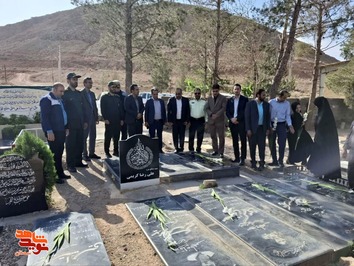 تجدید میثاق مسئولان مهدی‌شهر با آرمان‌های شهدا- هفتم اردیبهشت ۱۴۰۴ گلزار شهدای شهرستان مهدی‌شهر